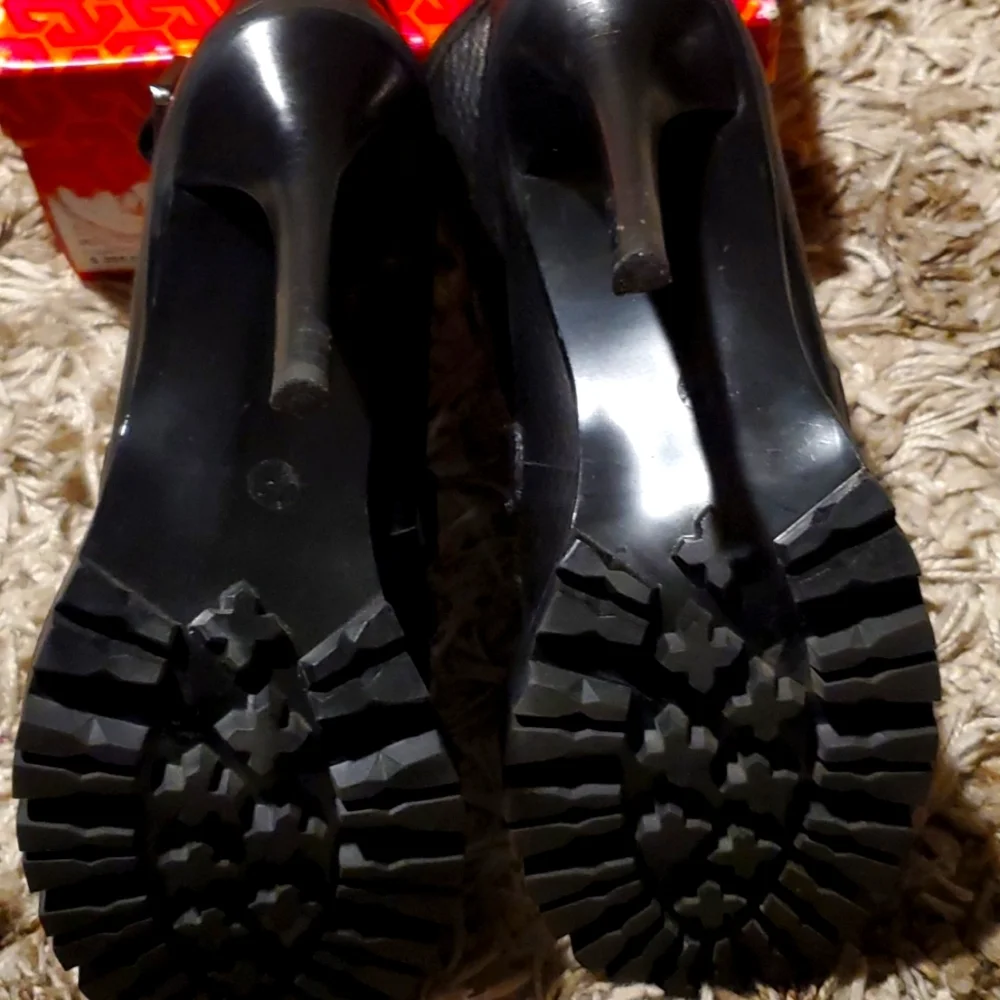 TORY BURCH Stiletto Booties - Picture 4 of 4